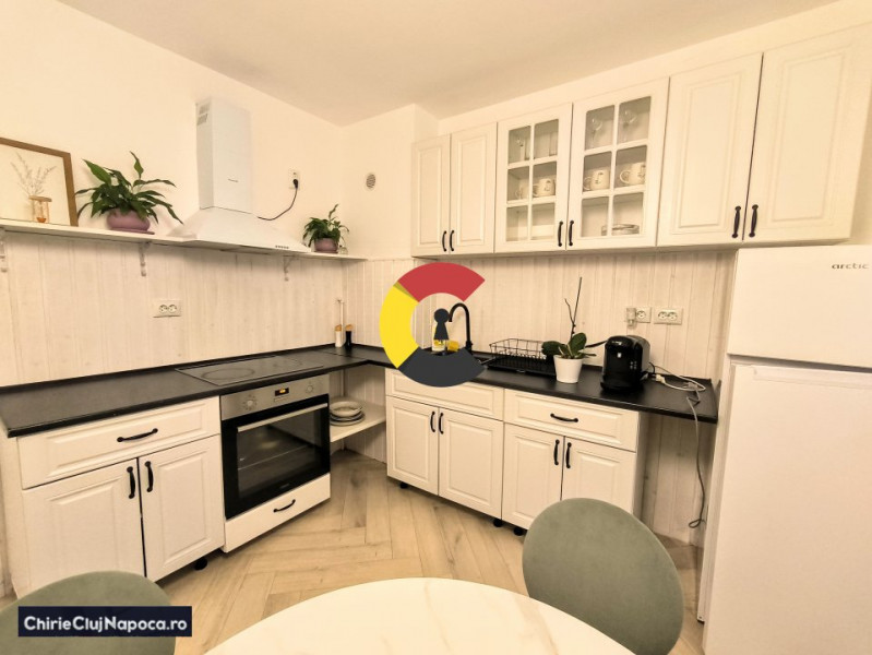 Apartament elegant cu 2 camere + balcon, vizavi de Parcul Central