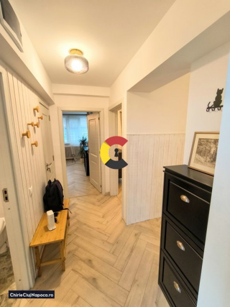 Apartament elegant cu 2 camere + balcon, vizavi de Parcul Central
