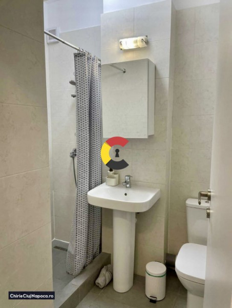 Apartament frumos cu 3 camere, 2 dormitoare, 2 bai, Calea Turzii