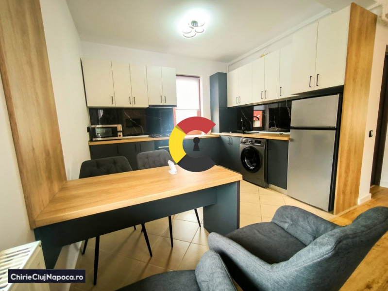 Apartament renovat cu 3 camere + parcare, zona 18 Gym/Elf Buna Ziua