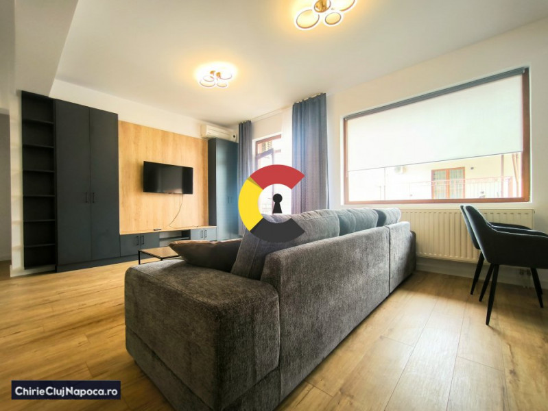 Apartament renovat cu 3 camere + parcare, zona 18 Gym/Elf Buna Ziua