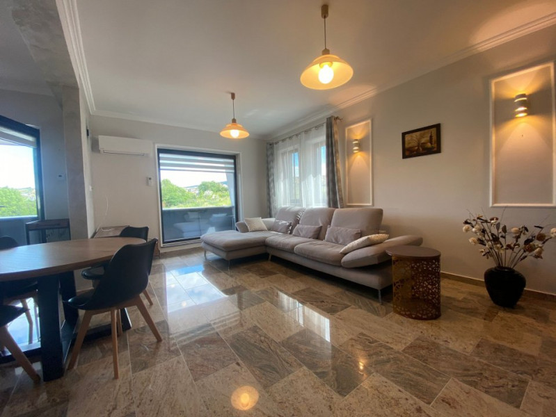Apartament spectaculos cu 3 camere, Curte , Bloc lux, zona Borhanci 