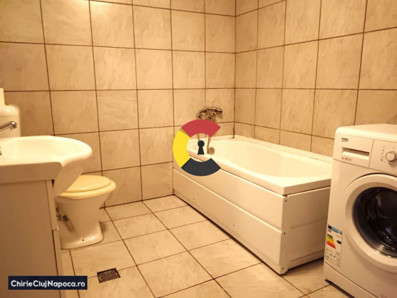 Apartament cu 2 camere decomandate cu acces la curte!