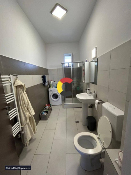 Ap. cu 2 camere + curte proprie, bloc nou, parcare, str Margaului 
