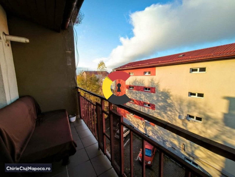 Apartament mobilat cu 2 camere+parcare, zona Primariei Floresti