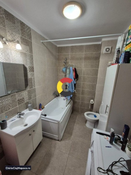 Apartament cu 2 camere decomandate, zona Piata 1 Mai