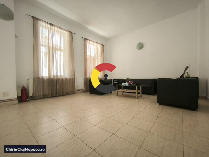 Spatiu mixt format din 2 incaperi,  parcare, Cal. Dorobatilor