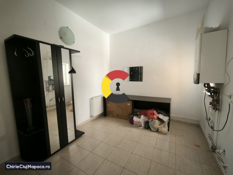 Spatiu mixt format din 2 incaperi,  parcare, Cal. Dorobatilor