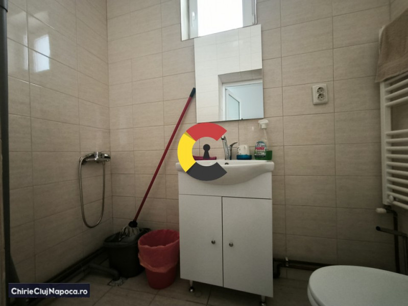 Spatiu mixt format din 2 incaperi,  parcare, Cal. Dorobatilor