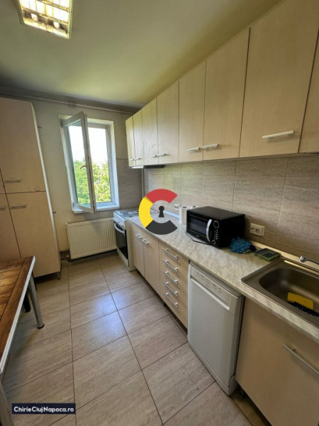 Apartamrent ideal studenti -  3 dormitare, 5 minute de FSEGA si Iulius MALL!