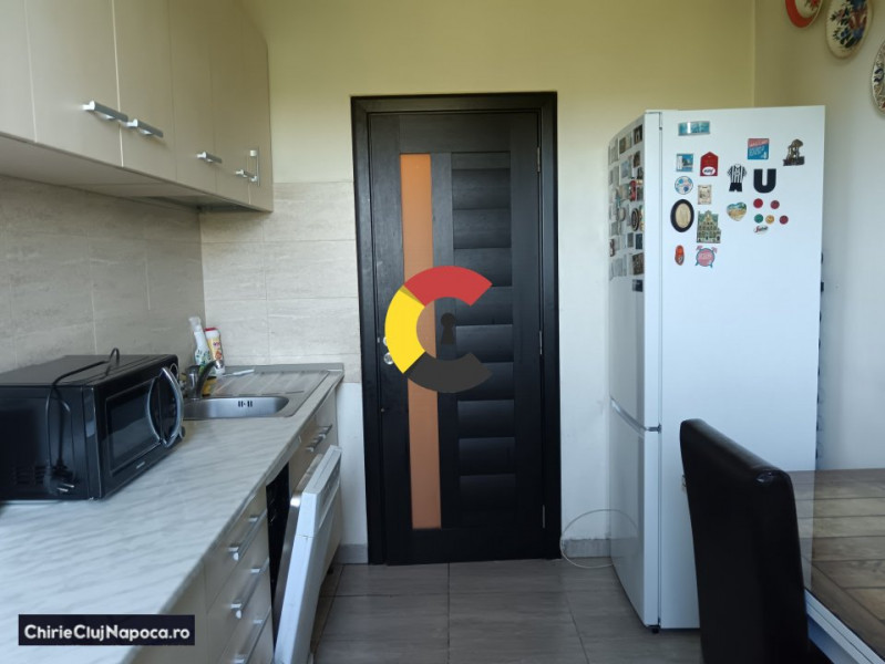 Apartamrent ideal studenti -  3 dormitare, 5 minute de FSEGA si Iulius MALL!