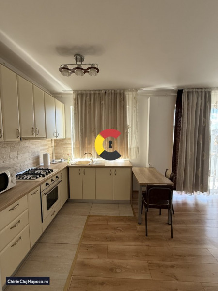 Ap cu living + nișă| parcare | zona semicentrală- Piața Mihai Viteazul