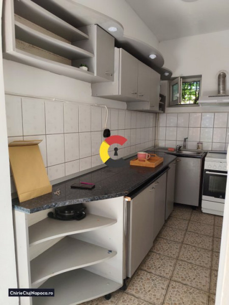 Casa individuală cu 2 camere în Centrul Orașului langa UMF