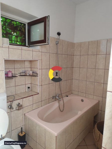 Casa individuală cu 2 camere în Centrul Orașului langa UMF