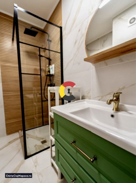 Penthouse modern cu 3 camere in zona Semi-Centrala• 2 parcări 