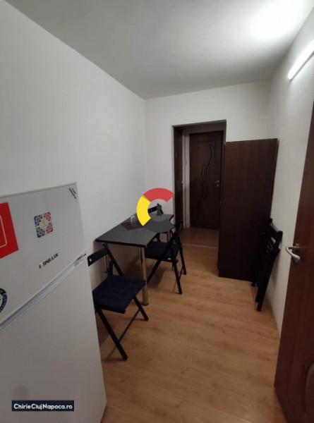 Inchiriez apartament cu 2 dormitoare zona McDonald's Manastur!