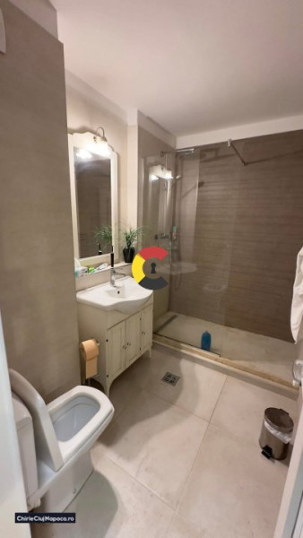 Inchiriez apartament cu 2 camere semidecomandat, zona FSEGA