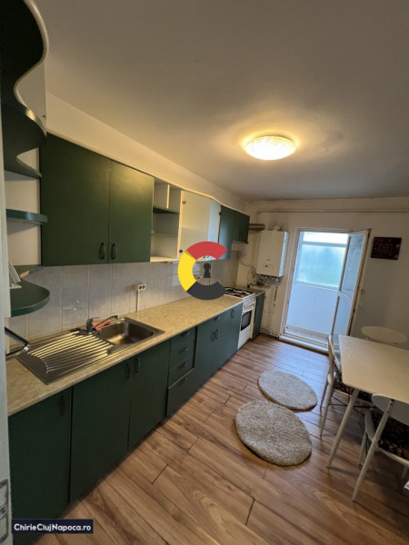Închiriez apartament cu 3 camere decomandate în Gheorgheni