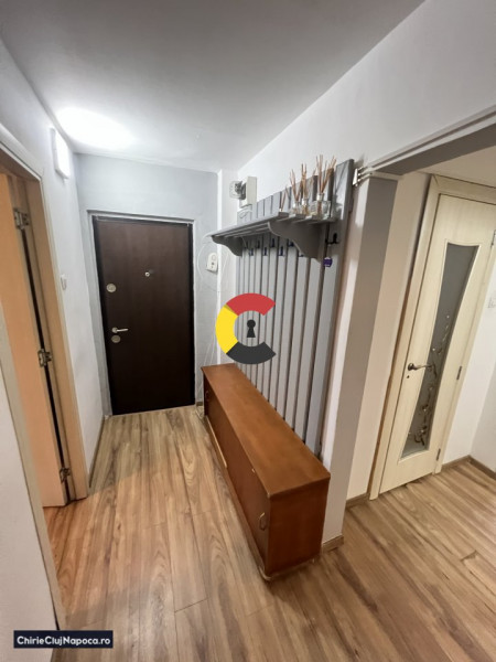 Închiriez apartament cu 3 camere decomandate în Gheorgheni