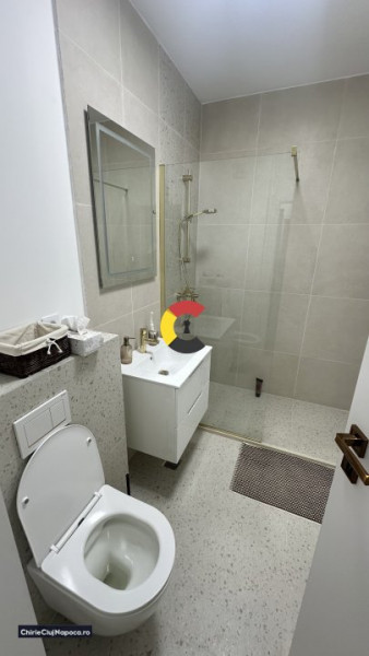 apartament cu dormitor si living cu bucatarie in zona Vivo