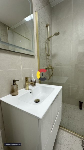 apartament cu dormitor si living cu bucatarie in zona Vivo