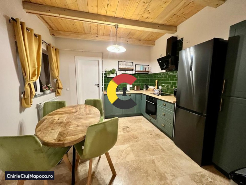 Casa cu 4 camere, 3 dormitoare, 2 bai, terasa, zona Piata 1 Mai