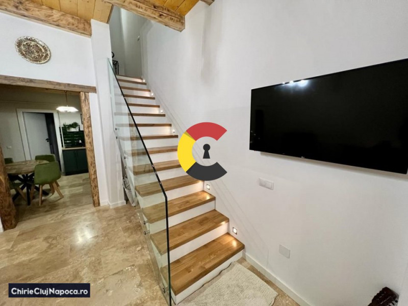 Casa cu 4 camere, 3 dormitoare, 2 bai, terasa, zona Piata 1 Mai