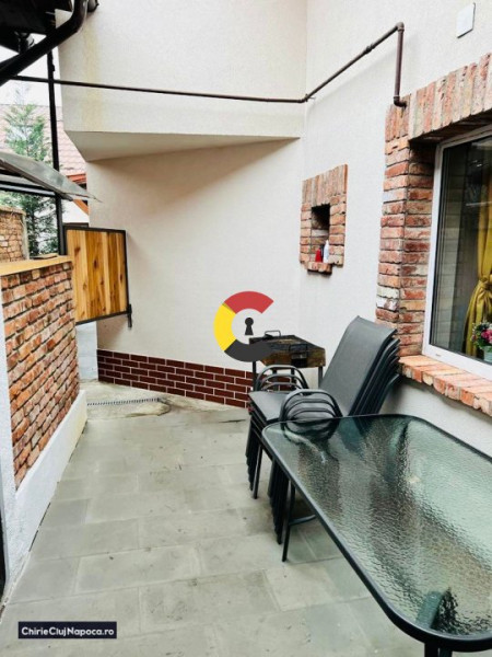 Casa cu 4 camere, 3 dormitoare, 2 bai, terasa, zona Piata 1 Mai