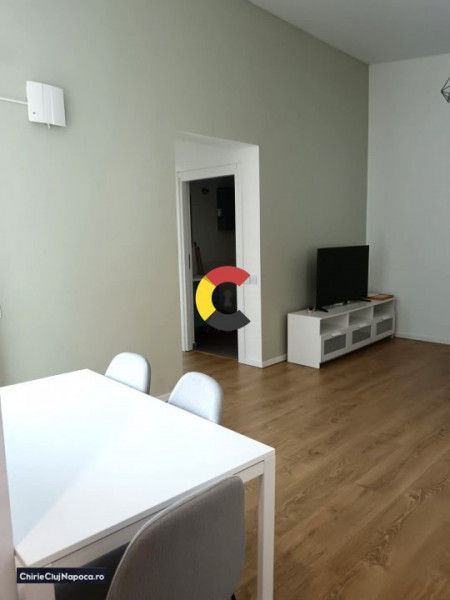 APARTAMENT FRUMOS LA 10 MINUTE DE UMF SI DE ZONA CENTRALA!