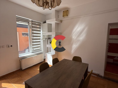 Ap cu 3 camere+2 bai | scară interioară | zona centrală - str Horea