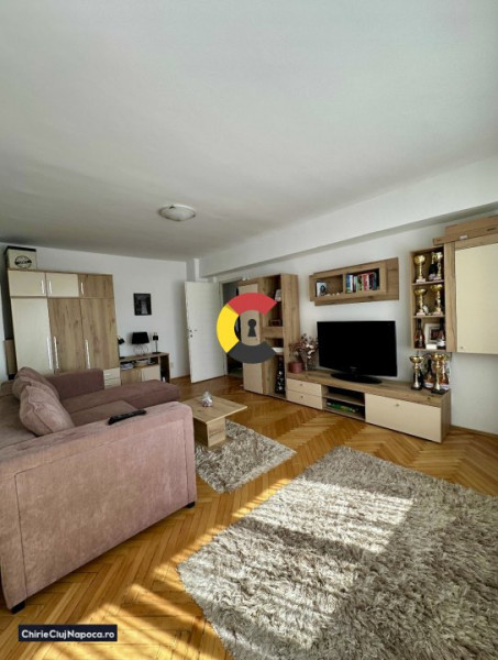Apartament cu 2 camere, Central, P-ta Cipariu