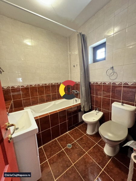 Apartament semicentral cu  2 camere semidecomandate-Str.Traian Mosoiu