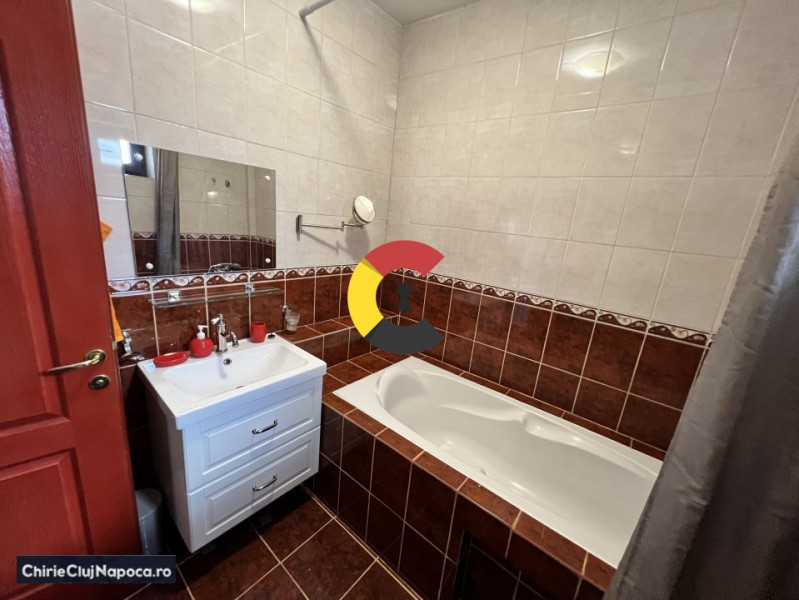 Apartament semicentral cu  2 camere semidecomandate-Str.Traian Mosoiu