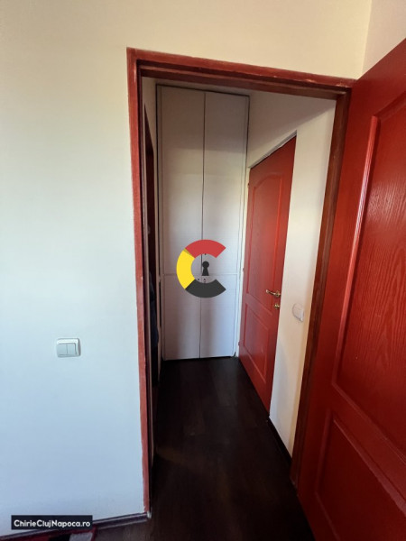 Apartament semicentral cu  2 camere semidecomandate-Str.Traian Mosoiu