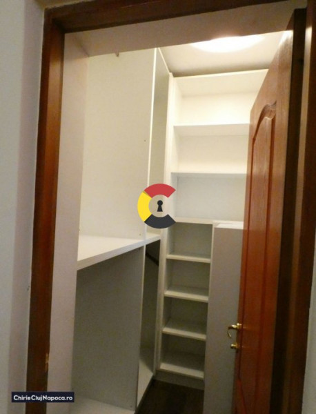 Apartament semicentral cu  2 camere semidecomandate-Str.Traian Mosoiu