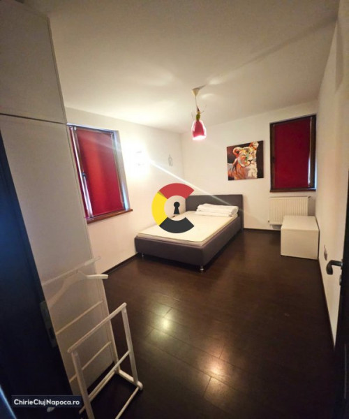 2 DORMITOARE SEPARATE, BUCATARIE, BAIE SI PARCARE PRIVATA!