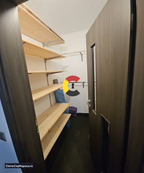 2 DORMITOARE SEPARATE, BUCATARIE, BAIE SI PARCARE PRIVATA!