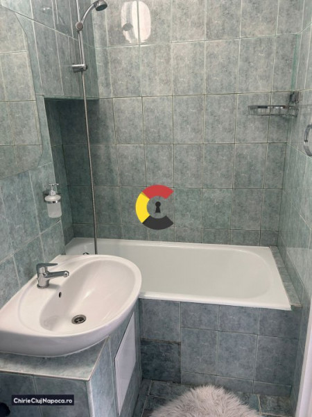 Apartament frumos cu 2 camere• cartierul MANASTUR 