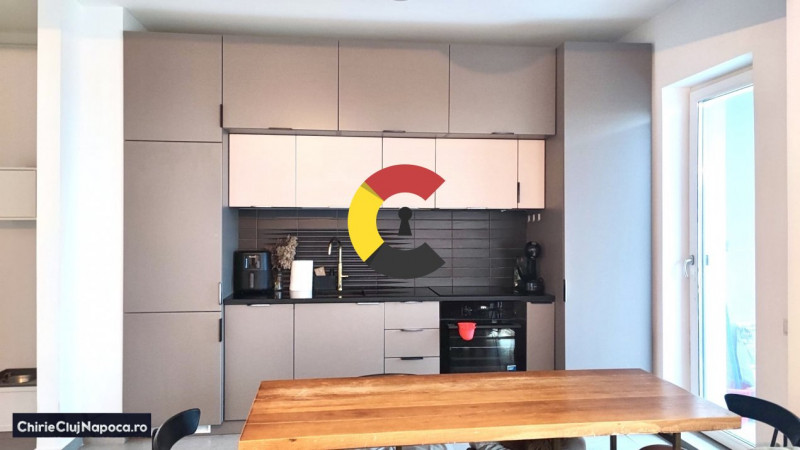 Apartament fain cu living si 2 dorm. dec., Calea Turzii, zona MOL, balcon 