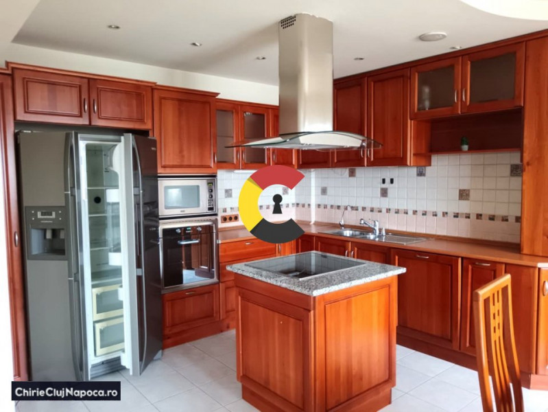 Apartament cu 3 camere la 5 minute de Zona Centrală - strada N. Titulescu nr. 2!
