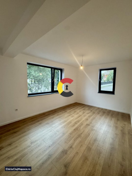 Duplex nou cu 5 camere si gradina, Gruia, parcari