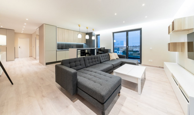 De inchiriat: apartament 3 camere, LUX, parcare subterana, priveliste!