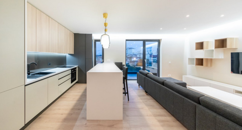 De inchiriat: apartament 3 camere, LUX, parcare subterana, priveliste!