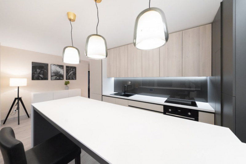 De inchiriat: apartament 3 camere, LUX, parcare subterana, priveliste!