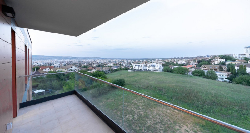 De inchiriat: apartament 3 camere, LUX, parcare subterana, priveliste!