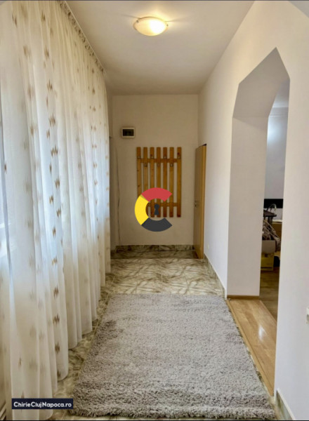 Casa cu 2 camere, Semicentral, zona strazii Paris