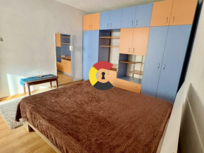 Casa cu 2 camere, Semicentral, zona strazii Paris