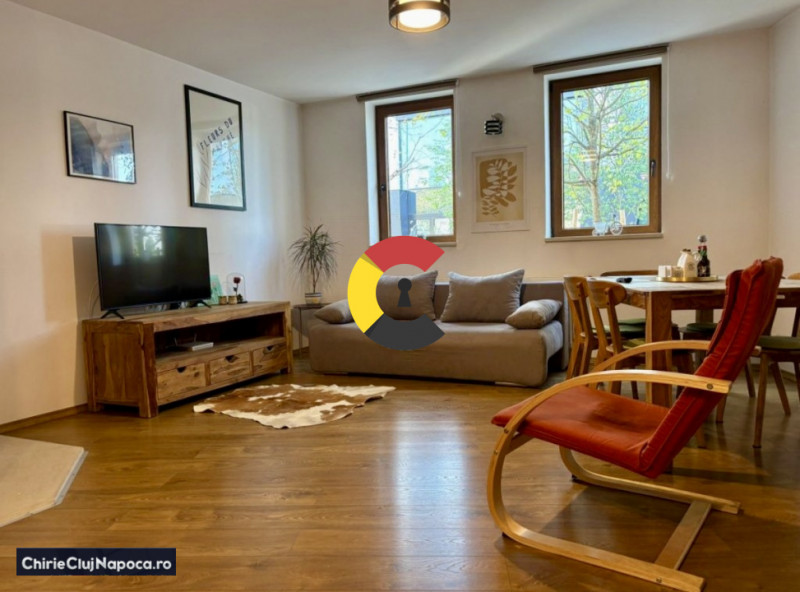 Casa frumoasa cu 3 camere, zona Liberty, parcare
