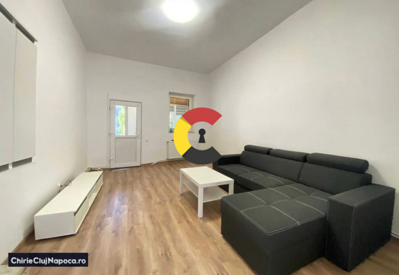 Apartament spatios cu 2 camere • Acces curte • Piata Mihai Viteazu 