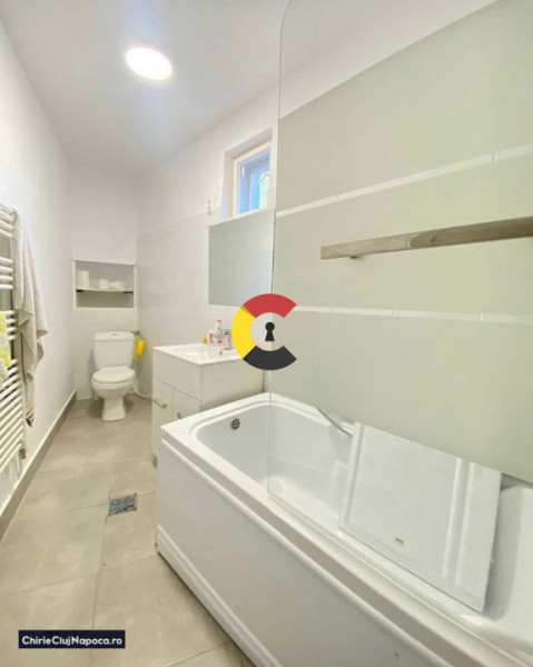 Apartament spatios cu 2 camere • Acces curte • Piata Mihai Viteazu 